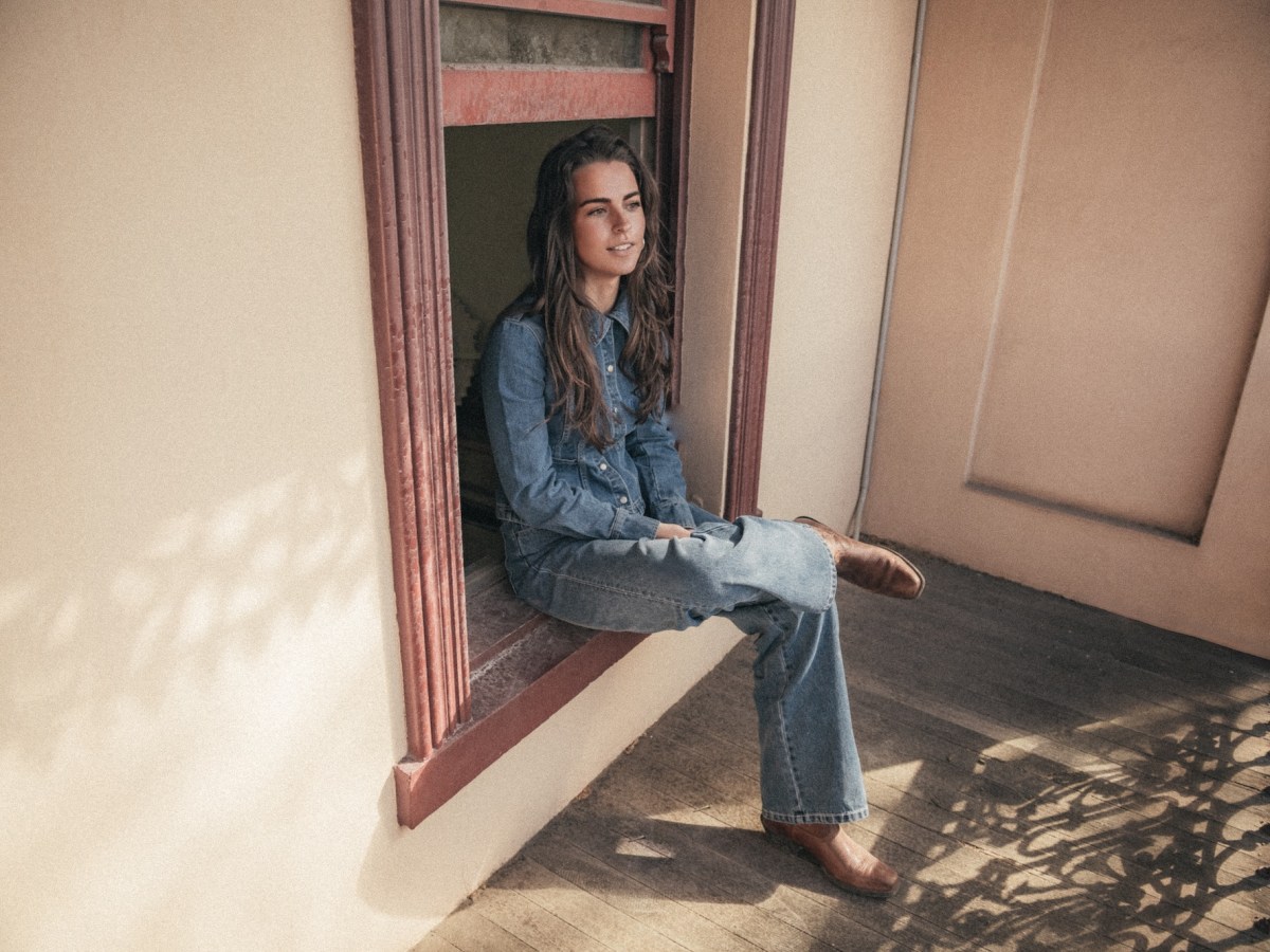 STEPH STRINGS RELEASES DEBUT ALBUM ‘FEEL ALIVE’ WITH VIBEY SUMMER FOCUS TRACK ‘THREE&nbsp;WISHES’